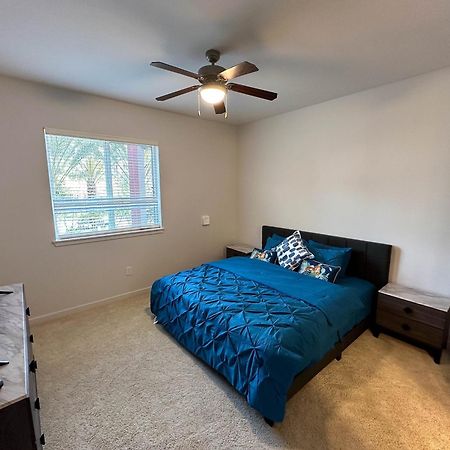 לוס אנג'לס Lux 2 Bedroom In Woodland Hills מראה חיצוני תמונה