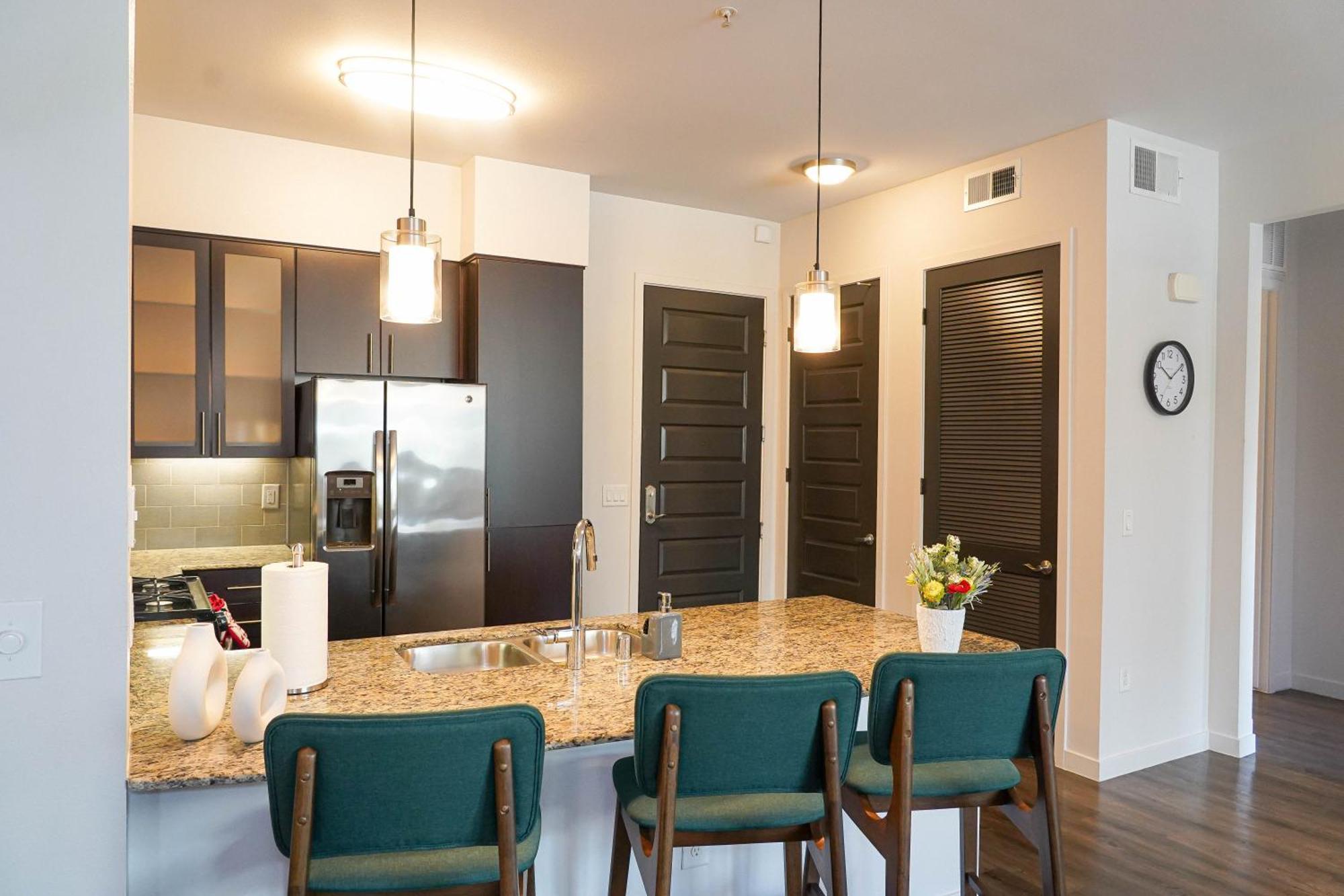 לוס אנג'לס Lux 2 Bedroom In Woodland Hills מראה חיצוני תמונה