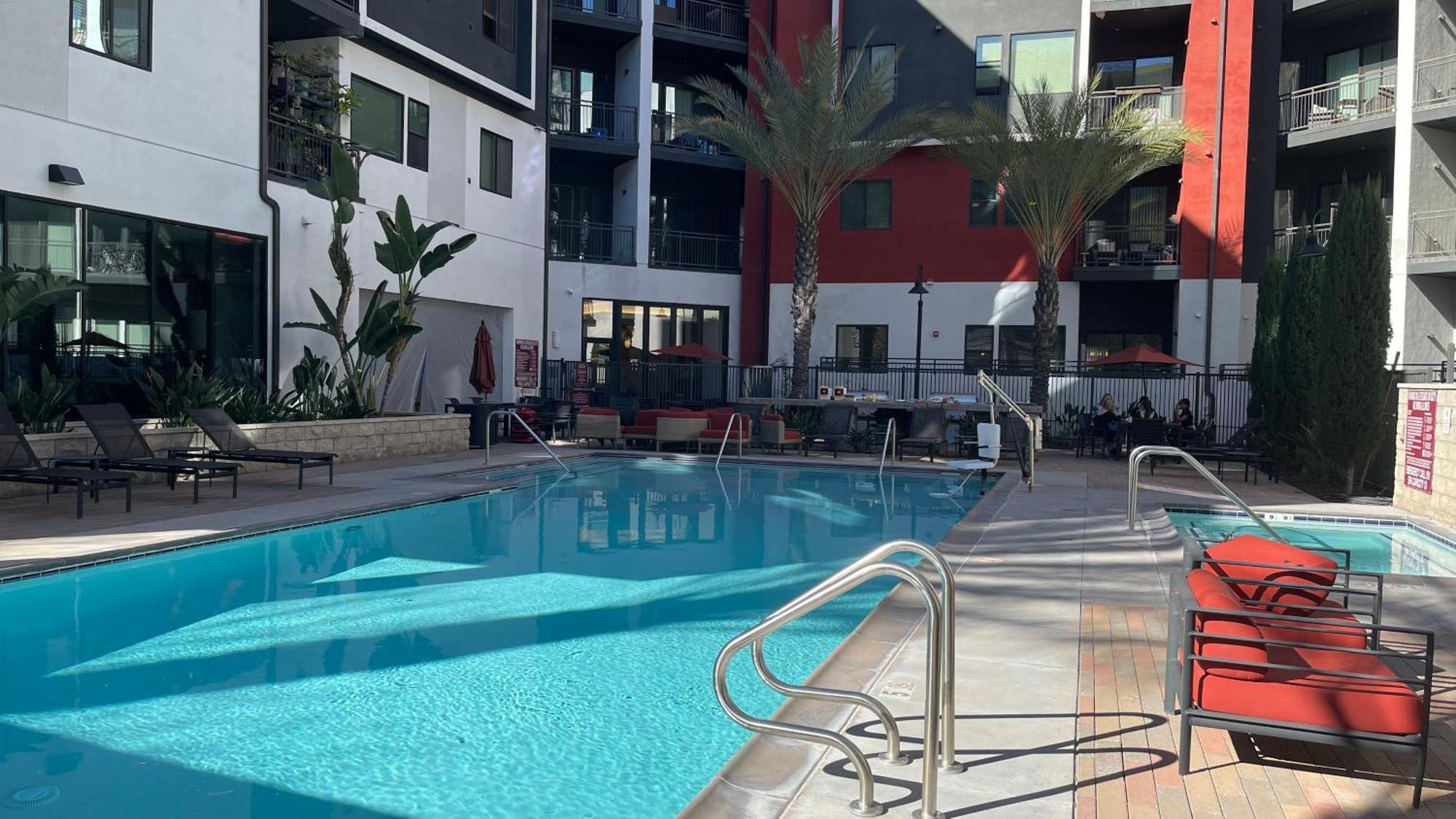לוס אנג'לס Lux 2 Bedroom In Woodland Hills מראה חיצוני תמונה