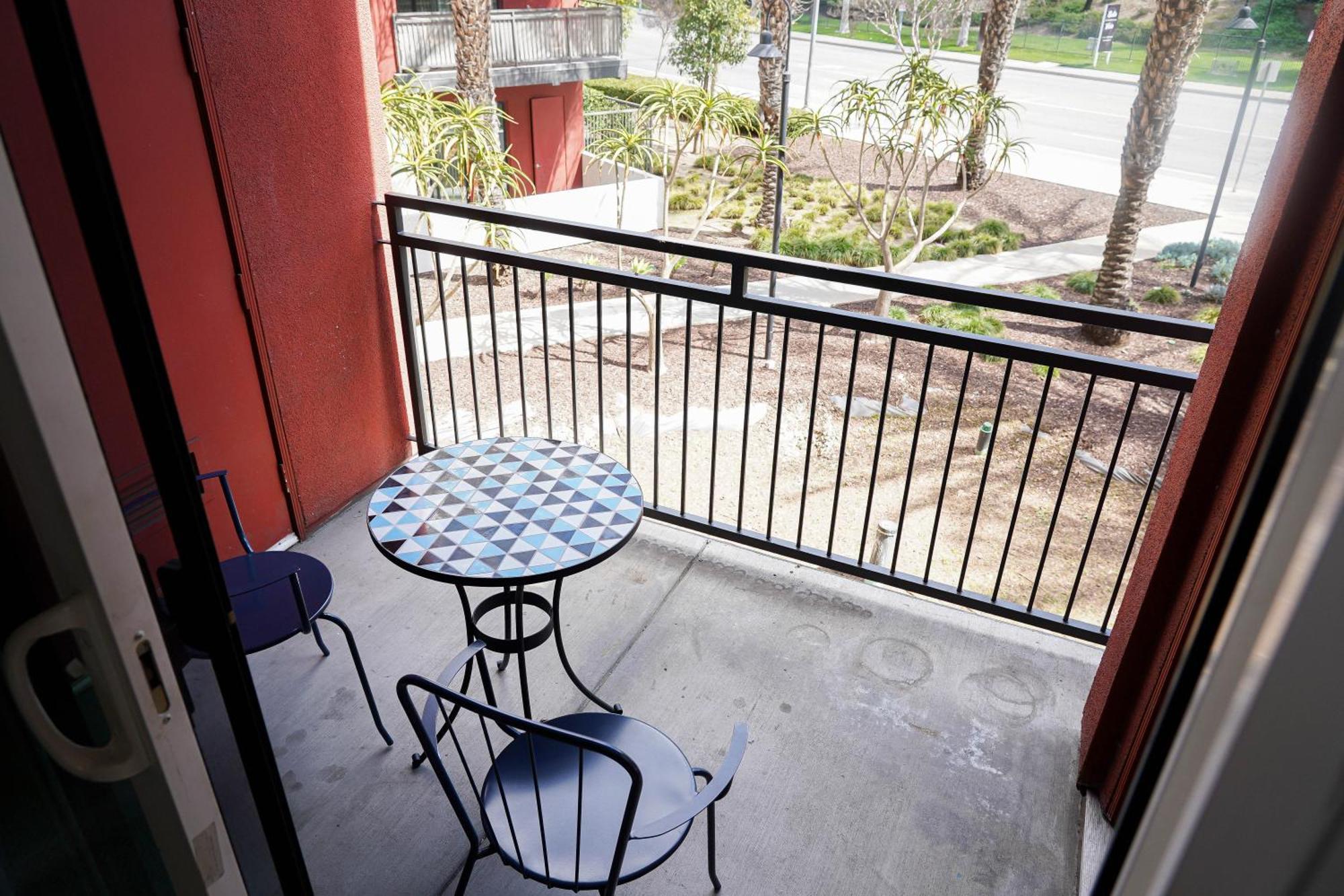 לוס אנג'לס Lux 2 Bedroom In Woodland Hills מראה חיצוני תמונה