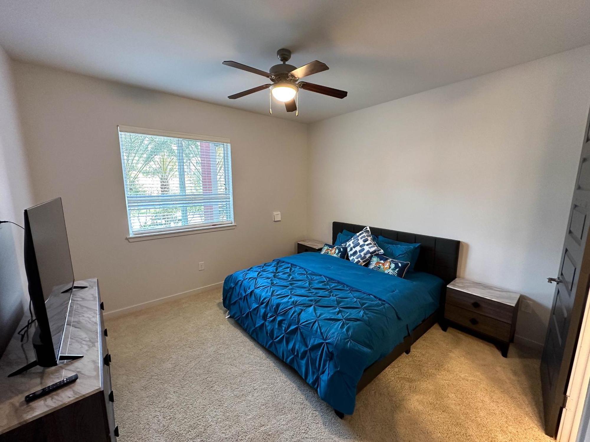 לוס אנג'לס Lux 2 Bedroom In Woodland Hills מראה חיצוני תמונה